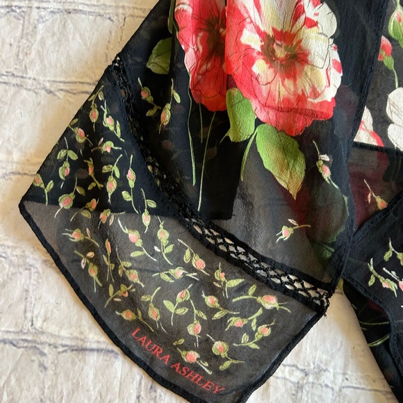 LAURA ASHLEY SILK FLORAL SHEER BLACK/GREEN/PINK OBLONG WOMEN’S SCARF O/S - Picture 6 of 6